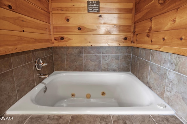 1830 Blue Tick Way, Sevierville, TN 37876 - full bathroom featuring a tub with jets