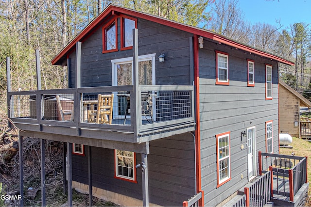 662 Morning Mist Way, Gatlinburg, TN 37738 - view of side of home with a wooden deck