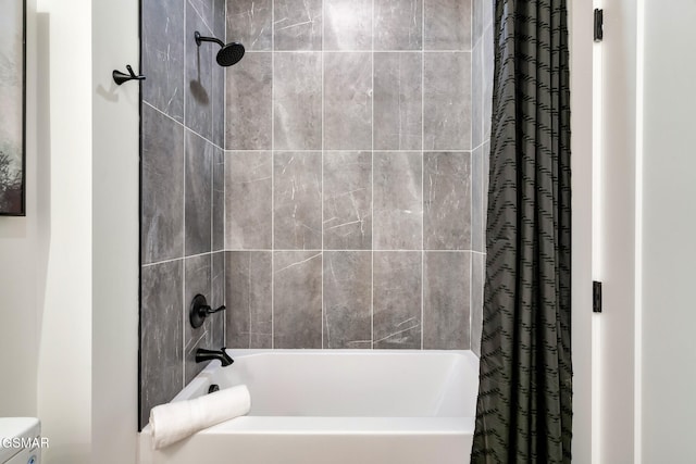 bathroom featuring shower / tub combo