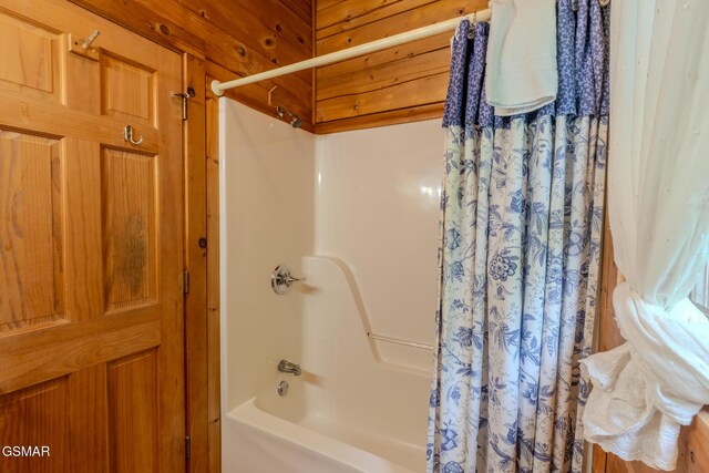 1910 E Mountain View Way, Sevierville, TN 37876 - bathroom with shower / bath combo