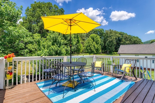 view of wooden deck