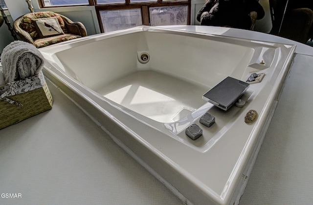 interior details with a jetted tub