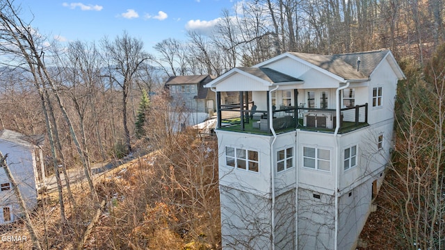 view of front of property featuring a porch