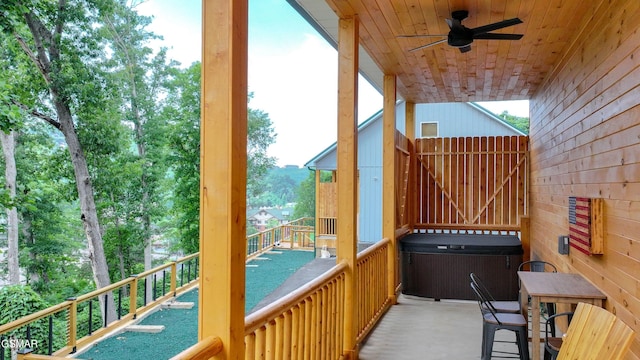 617 Davenport Rd, Gatlinburg, TN 37738 - balcony featuring ceiling fan