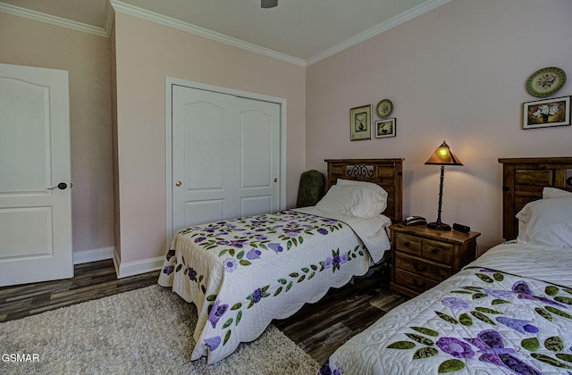 220 River Garden Ct Unit 38, Sevierville, TN 37862 - bedroom with crown molding, baseboards, wood finished floors, and a closet
