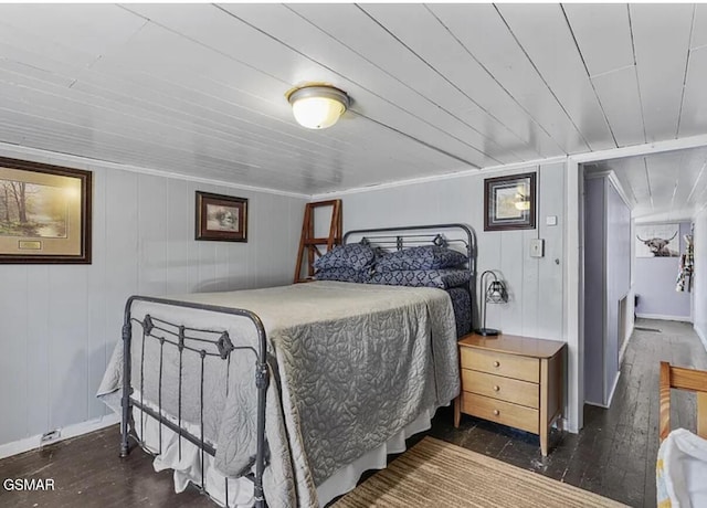 211 Valley Dr, Pigeon Forge, TN 37863 - bedroom with hardwood / wood-style floors and baseboards