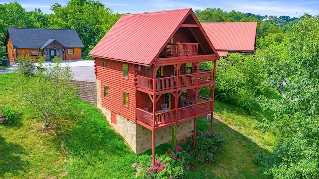 view of outbuilding featuring driveway