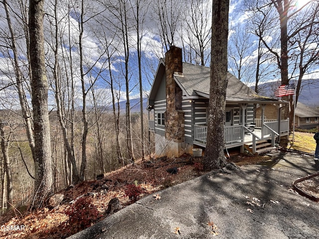 view of front of house featuring covered porch