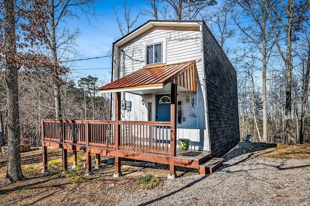 view of front facade with a deck