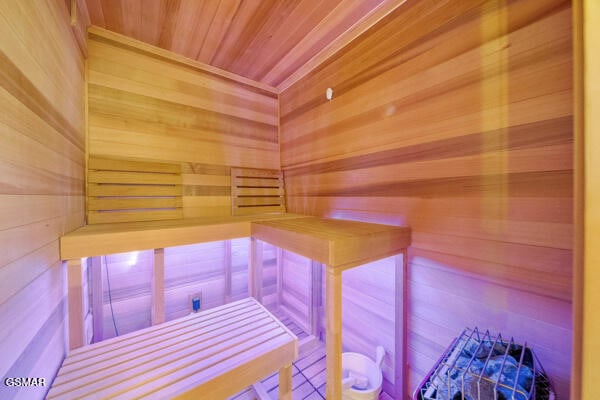 view of sauna / steam room