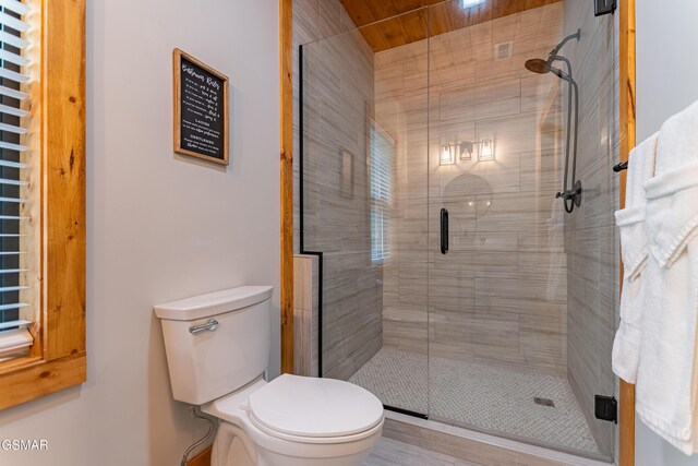 706 Kelly St, Gatlinburg, TN 37738 - full bath with toilet and a shower stall