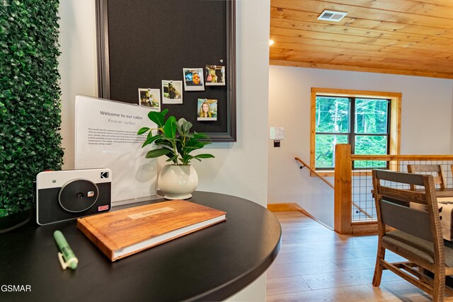 706 Kelly St, Gatlinburg, TN 37738 - detailed view of wooden ceiling and wood finished floors