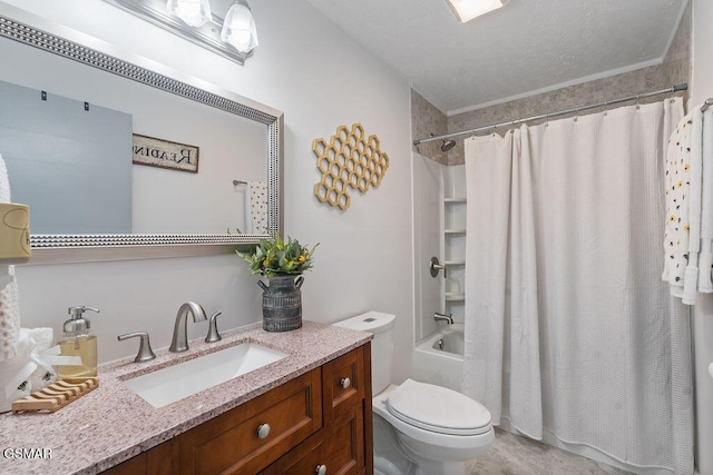 4325 San Juan Ln, Knoxville, TN 37914 - full bath featuring shower / bathtub combination with curtain, toilet, and vanity