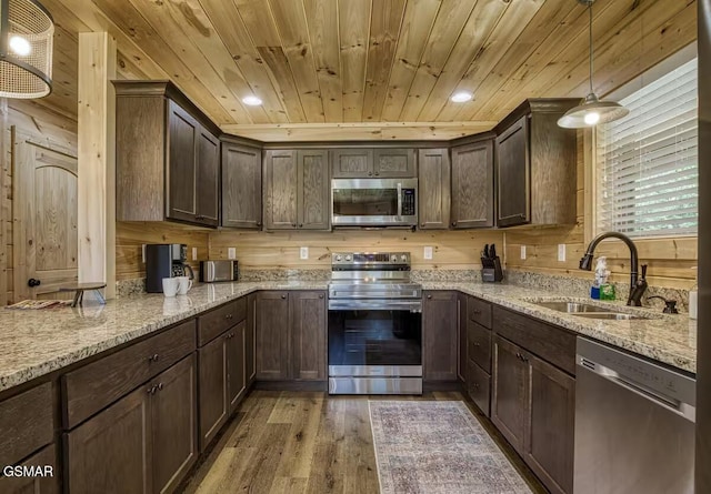 3136 Thomas Headrick Rd, Sevierville, TN 37862 - photo 6