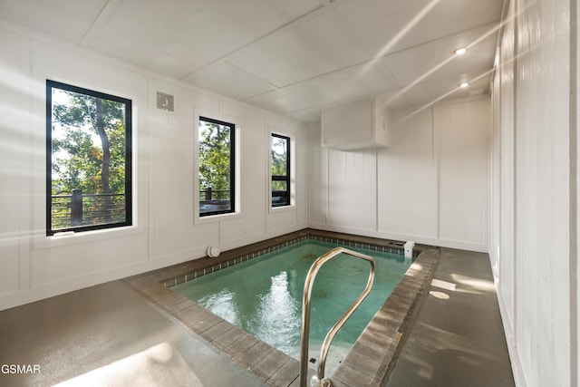 view of swimming pool with a pool