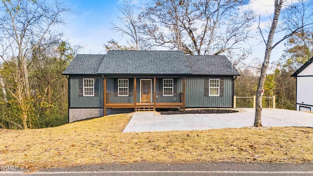 view of front of house with a porch