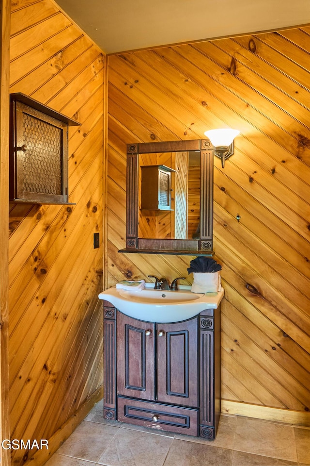 820 Pinnacle Vista Rd, Gatlinburg, TN 37738 - bathroom with vanity and wooden walls