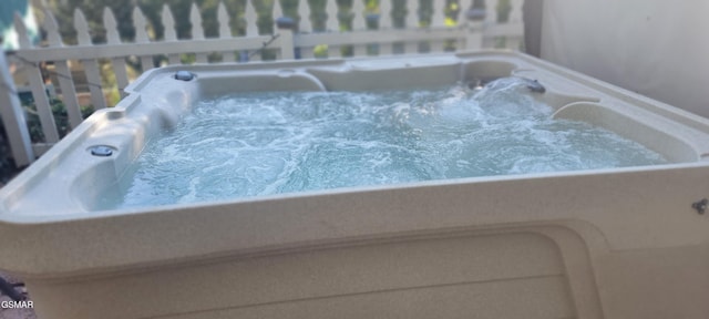 204 Hill St, Gatlinburg, TN 37738 - exterior view of a jacuzzi