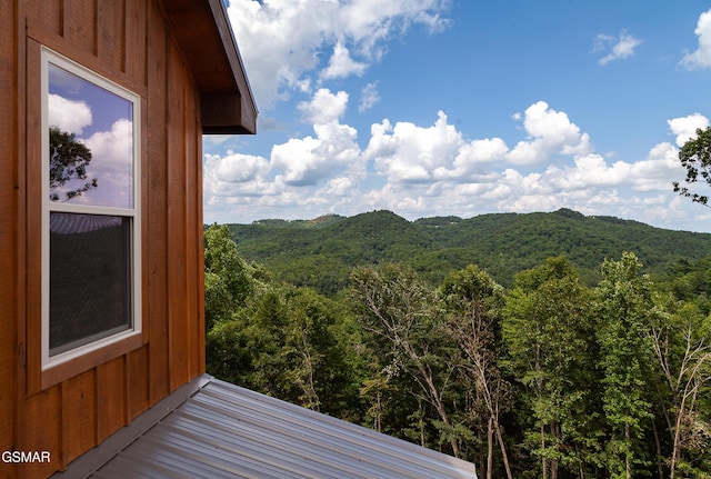 2741 Red Sky Dr, Sevierville, TN 37862 - mountain view featuring a forest