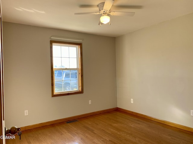 188 Riviera Dr, Newport, TN 37821 - empty room featuring light wood-style floors, ceiling fan, baseboards, and visible vents