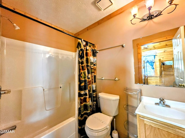 full bath featuring a textured ceiling, vanity, visible vents, toilet, and shower / tub combo with curtain