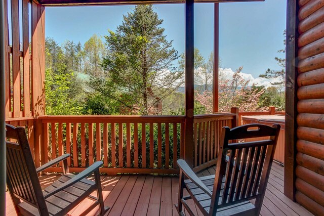 1716 Smoky Hills Dr, Gatlinburg, TN 37738