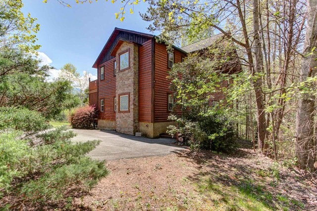 1716 Smoky Hills Dr, Gatlinburg, TN 37738