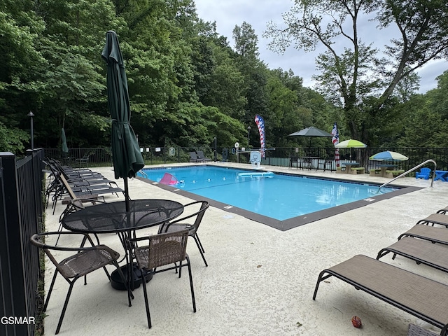 3114 Hatcher Top Rd, Sevierville, TN 37862 - community pool featuring a patio