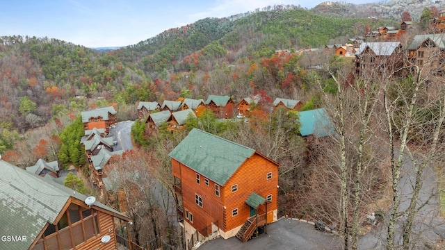 bird's eye view featuring a mountain view