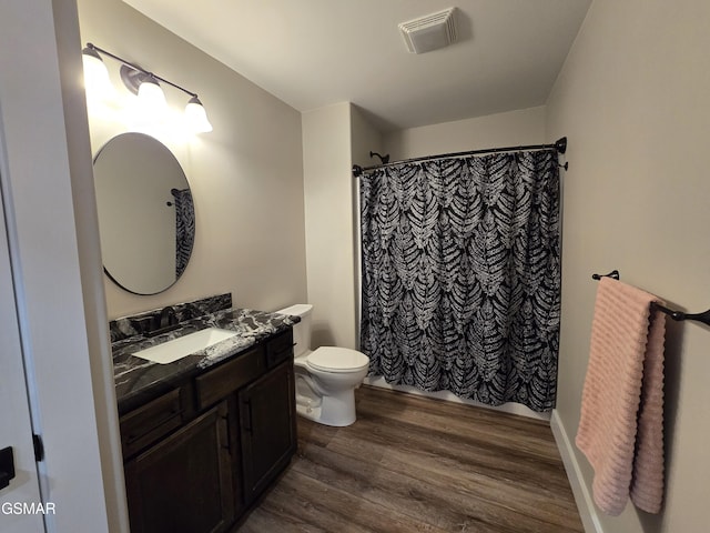 708 Lakeside Ct, Dandridge, TN 37725 - bathroom featuring wood finished floors, vanity, toilet, and a shower with curtain
