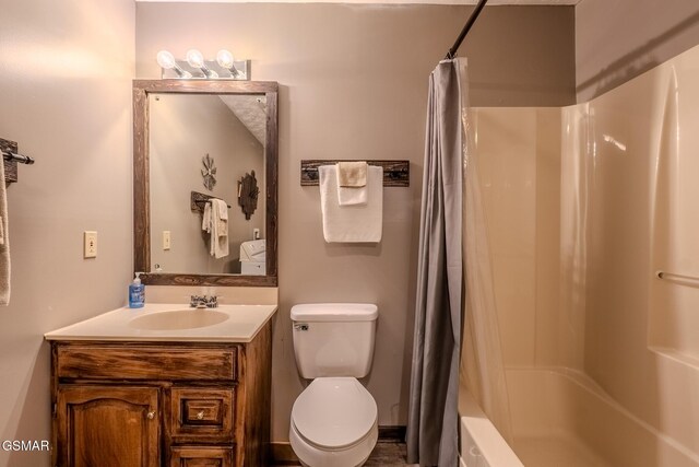 3078 Winding Way, Cosby, TN 37722 - full bath featuring vanity and shower / tub combo with curtain