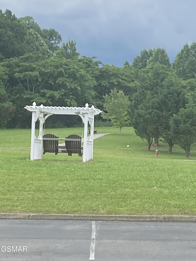 124 Plaza Dr Unit 3107, Pigeon Forge, TN 37863 - surrounding community featuring a lawn and a pergola