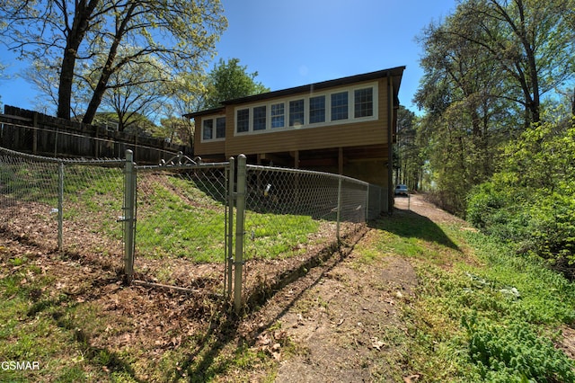 1940 Big Chiefs Skyview Dr, Sevierville, TN 37876 - rear view of property featuring fence