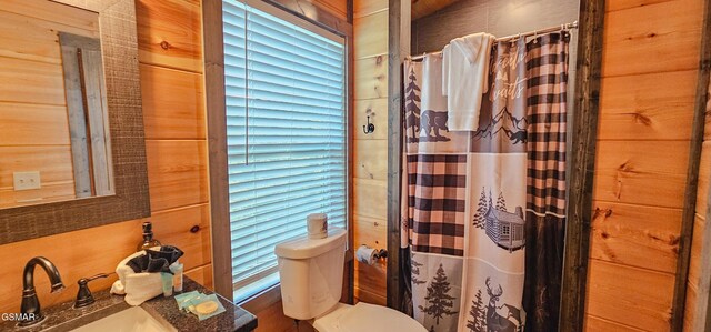 1531 Bear Valley Rd, Sevierville, TN 37876 - bathroom with curtained shower and vanity