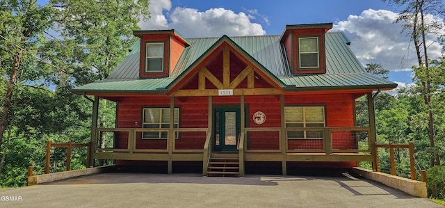 1531 Bear Valley Rd, Sevierville, TN 37876 - view of front of property with covered porch and a metal roof