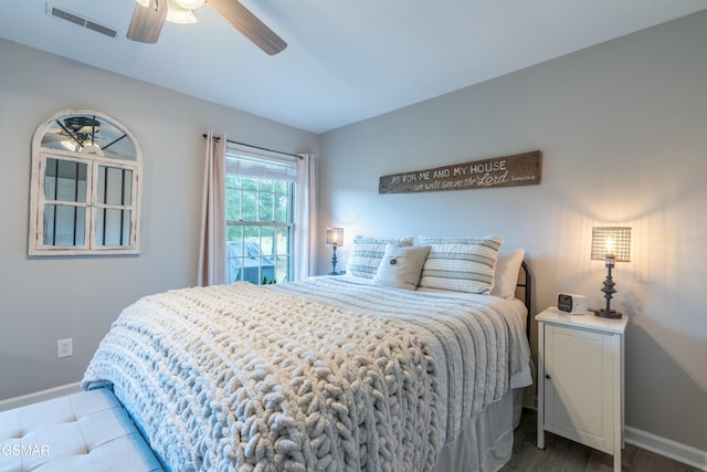 bedroom with ceiling fan