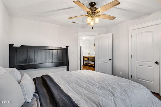 bedroom with ceiling fan