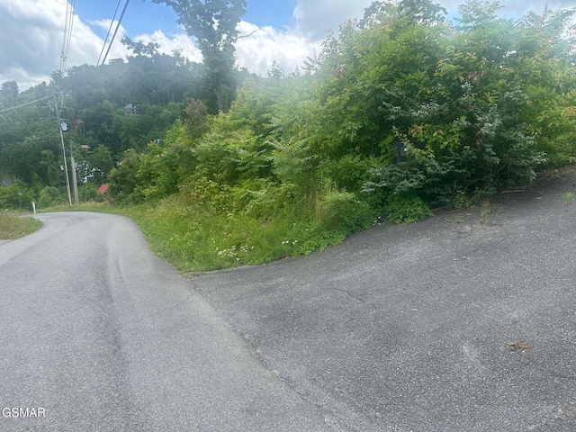 909 N Woodland Dr, Gatlinburg, TN 37738