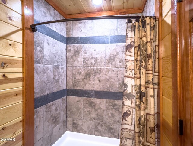 2316 Boulder Way, Sevierville, TN 37862 - bathroom featuring tiled shower and wooden ceiling