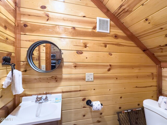 2316 Boulder Way, Sevierville, TN 37862 - half bath featuring wooden walls, toilet, vanity, and wood ceiling
