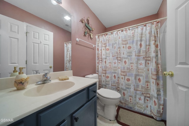 523 Apple View Way Unit 409, Sevierville, TN 37862 - full bathroom with vanity and a shower with curtain