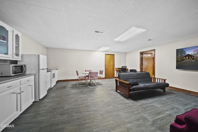 3430 Laurel Ridge Way, Sevierville, TN 37862 - living area with baseboards and dark wood-style floors