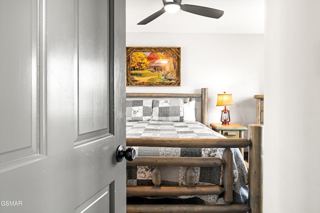 bedroom featuring ceiling fan