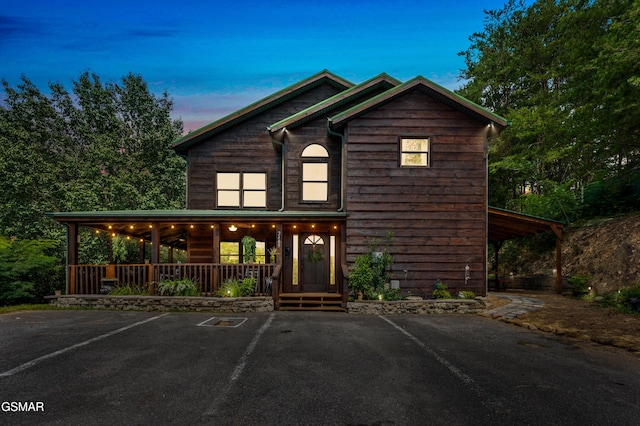 view of front of home featuring a porch