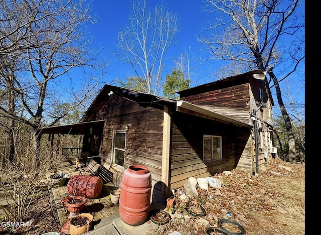 view of home's exterior