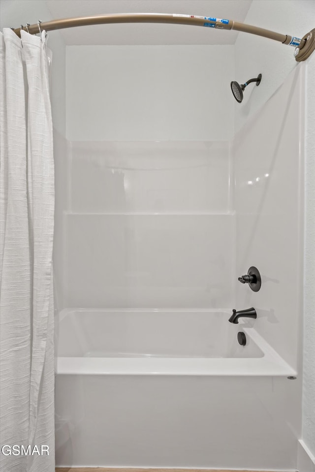 284 Laurel Oaks Way, Gatlinburg, TN 37738 - bathroom with shower / tub combo with curtain