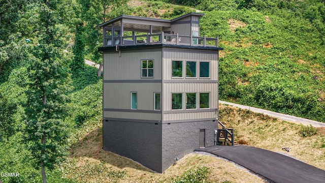 284 Laurel Oaks Way, Gatlinburg, TN 37738 - view of side of property featuring a balcony