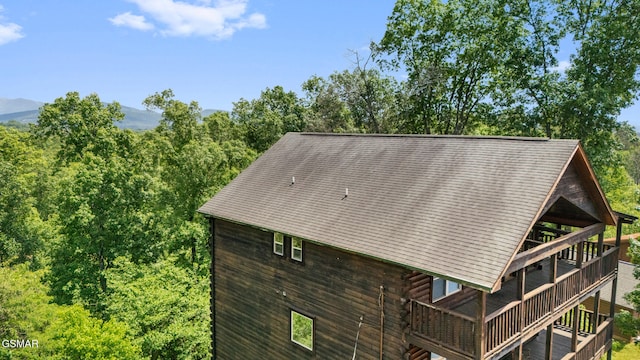 368 Oak Lake Dr, Sevierville, TN 37876 - view of side of home with a deck and stairs