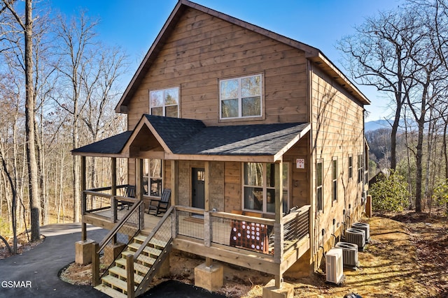 view of front of house featuring covered porch