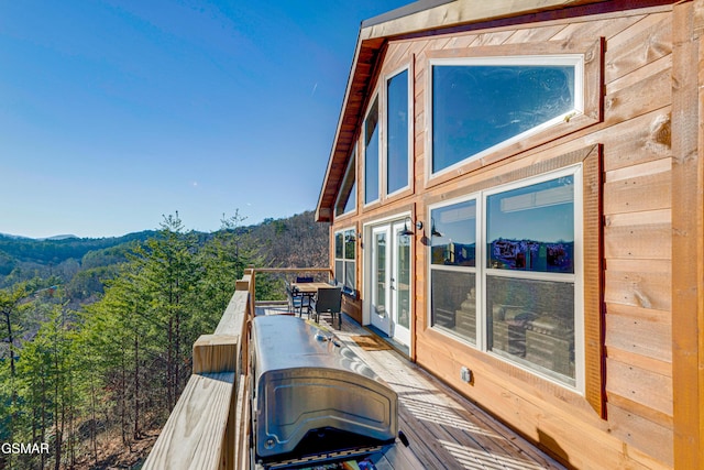 2862 Indigo Ln, Sevierville, TN 37862 - wooden terrace featuring french doors